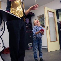 Kinderlachen bei Zauberer Magic Martin